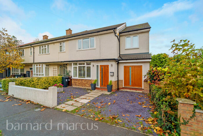 3 Bedroom House To Rent In Station Gardens, London, W4