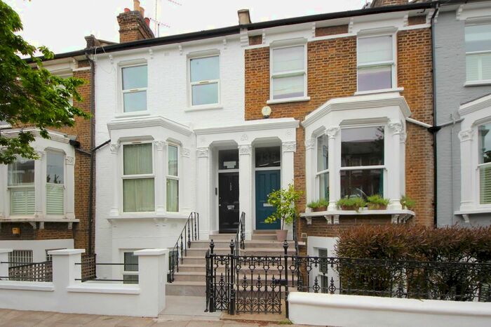 3 Bedroom Flat To Rent In Sulgrave Road, London, W6