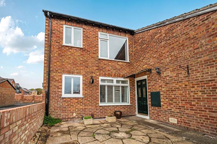 2 Bedroom Maisonette For Sale In Abingdon, OXfordshire, OX14