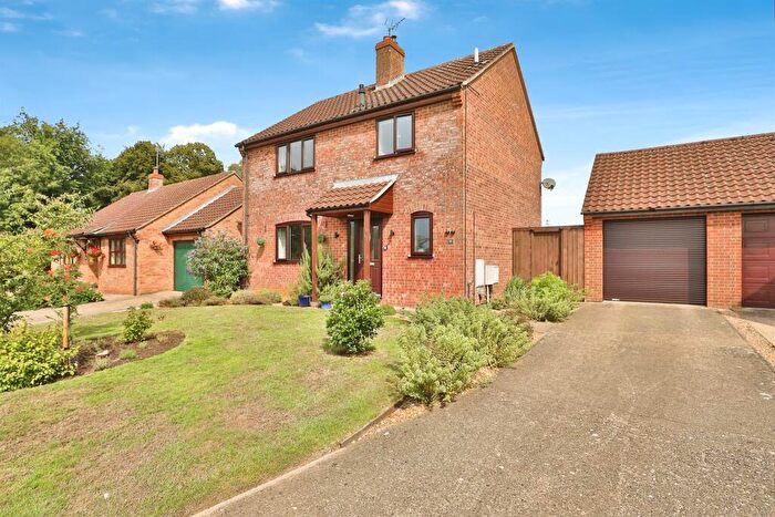 3 Bedroom Detached House For Sale In Larwood Close, Necton, Swaffham, PE37