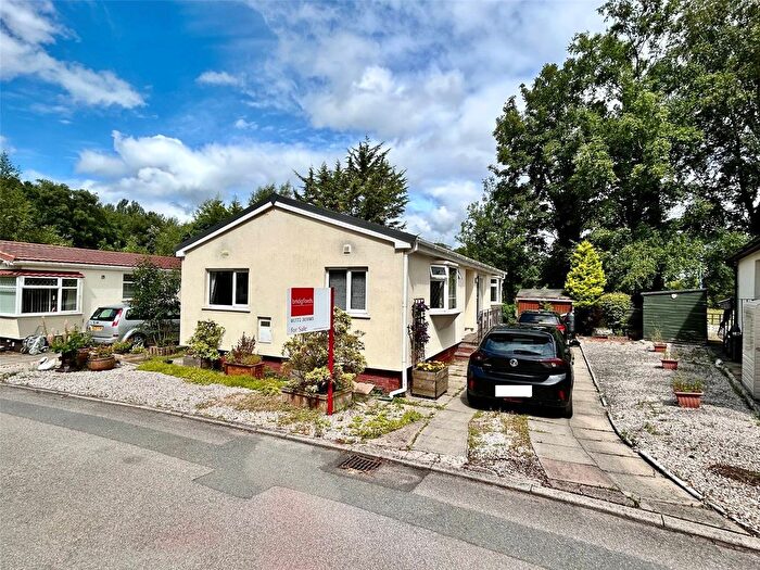 2 Bedroom Property For Sale In Oakland Glen, Walton-Le-Dale, Preston, Lancashire, PR5