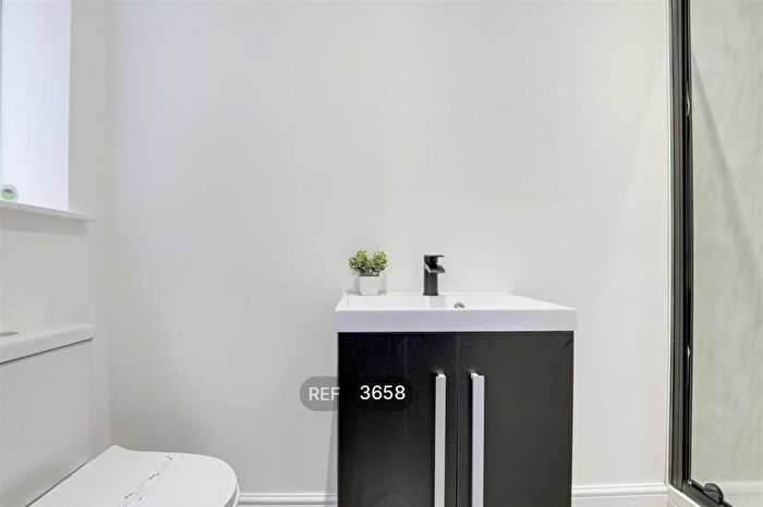 1 Bedroom Flat To Rent In Millicent Road, West Bridgford, Nottingham, NG2