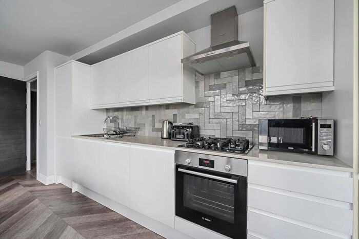 4 Bedroom Apartment To Rent In Rotherhithe Old Road, Surrey Quays, E16