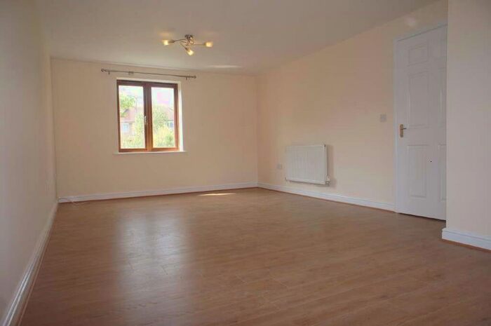 2 Bedroom Flat To Rent In Kelling Way, Broughton, Milton Keynes MK10