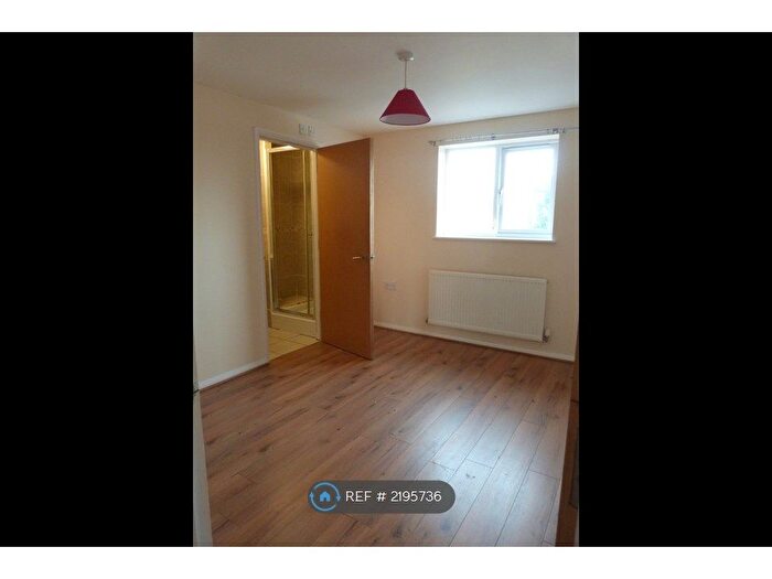 2 Bedroom Flat To Rent In Violet House, Nottingham, NG10