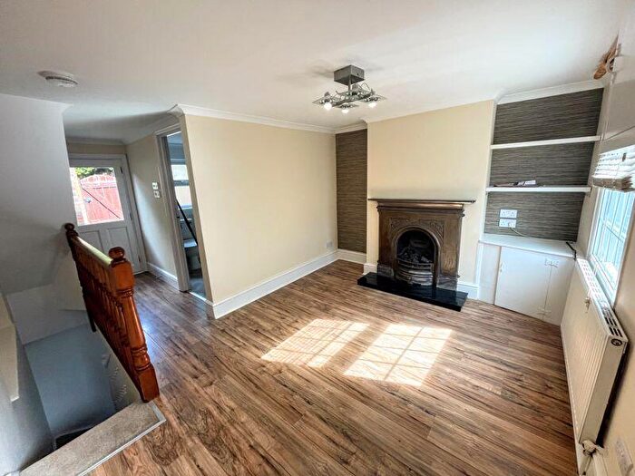 2 Bedroom Cottage To Rent In Akeman Street, Tring, HP23