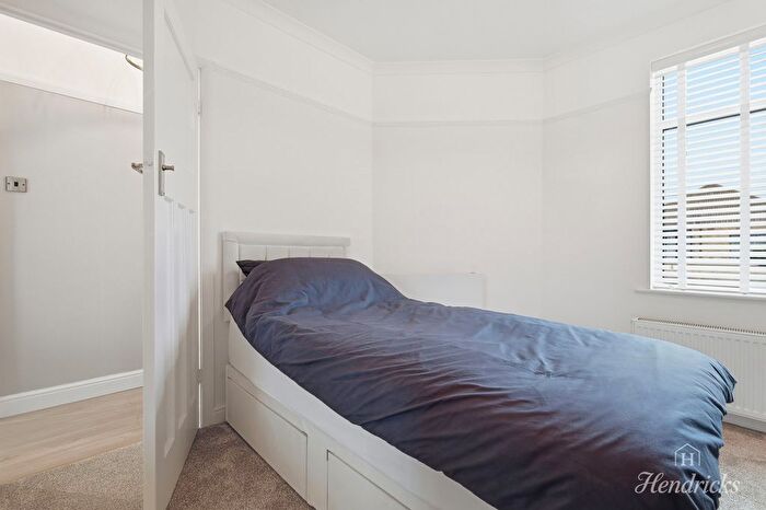 2 Bedroom Bungalow For Sale In Feeches Road, Southend-On-Sea, SS2