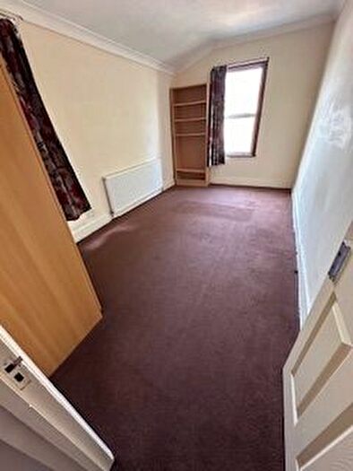 3 Bedroom Terraced House For Sale In St. Georges Square, London, E7