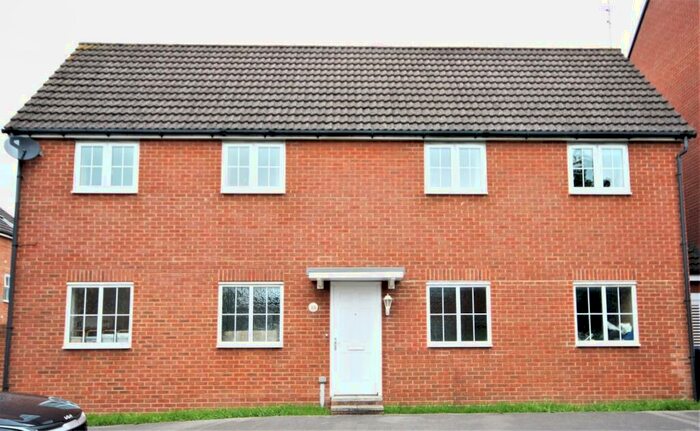 2 Bedroom Detached House To Rent In Cloatley Crescent, Royal Wootton Bassett, SN4