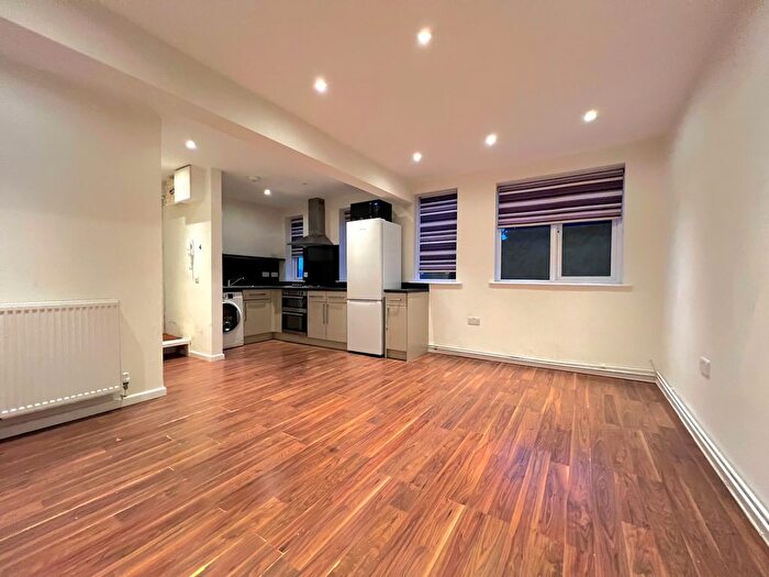 1 Bedroom Flat To Rent In Marsh Lane, Lymington, SO41