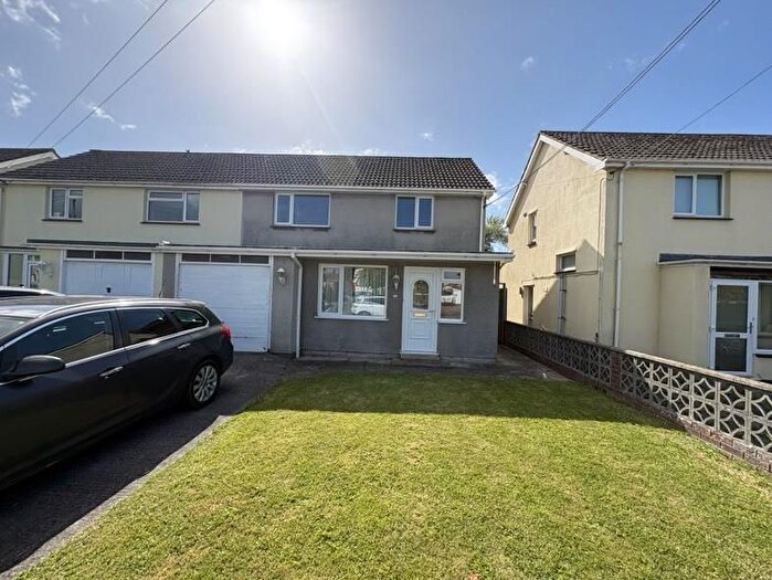 3 Bedroom Semi Detached House For Sale In Nut Tree Close, East Huntspill, Somerset, TA9