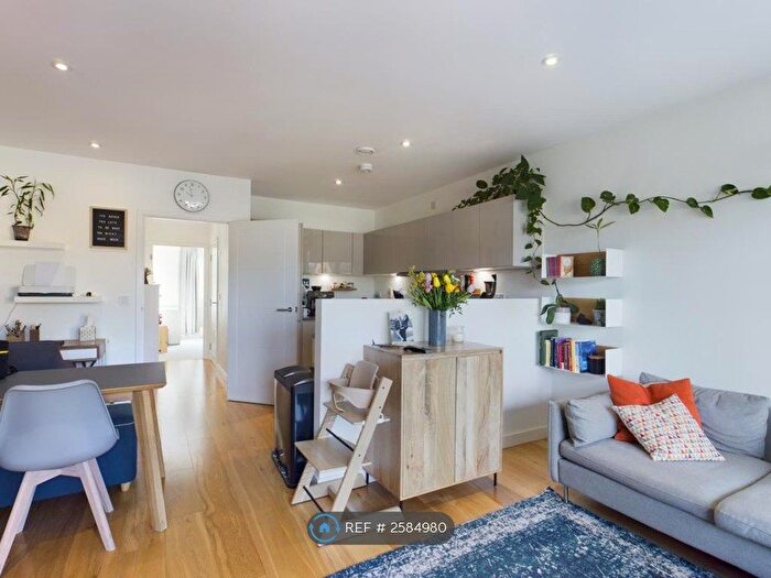 2 Bedroom Flat To Rent In Levett House, Southall, UB2