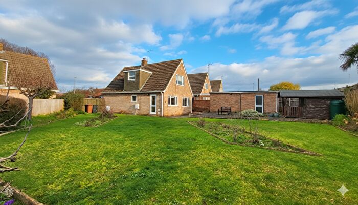 3 Bedroom Chalet For Sale In Bala Court, Gunthorpe, Peterborough, PE4