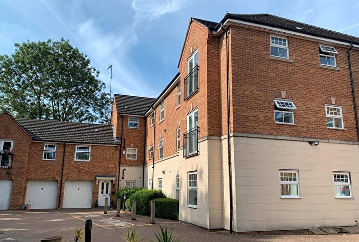2 Bedroom Flat For Sale In Weller Mews, Enfield, EN2