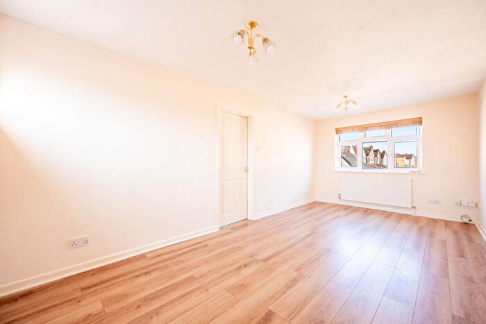 2 Bedroom Flat To Rent In Ernest House, Ernest Road, Portsmouth, PO1