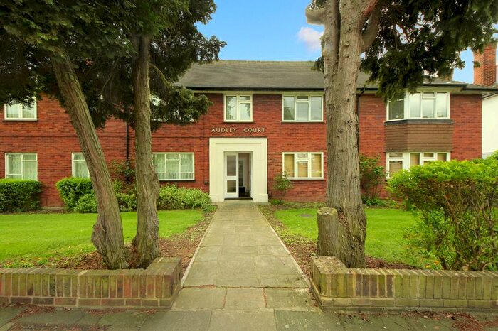 2 Bedroom Flat To Rent In Audley Court, London, W5