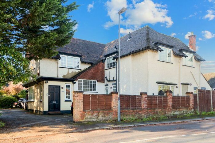 2 Bedroom Flat To Rent In Uxbridge Road, Pinner, HA5