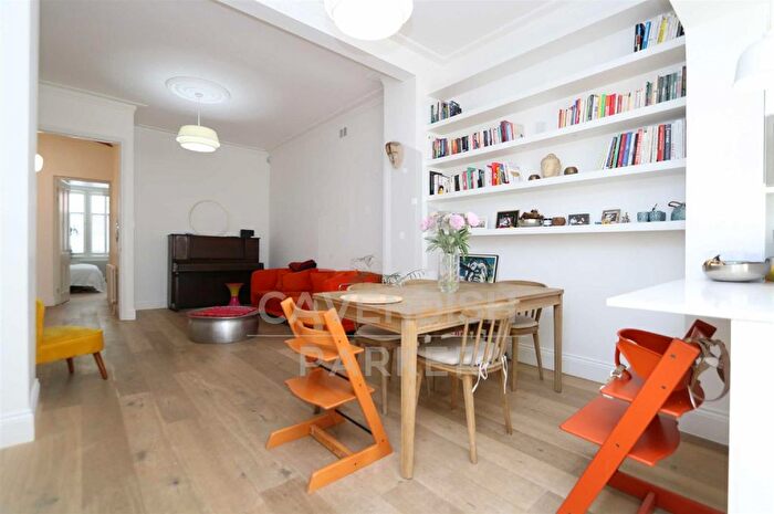 2 Bedroom Flat To Rent In Glenloch Road, Belsize Park, London, NW3