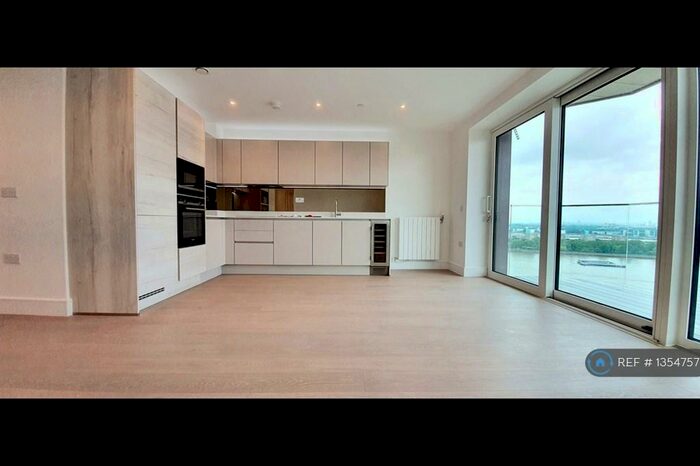 2 Bedroom Flat To Rent In Forbes House, London, SE18