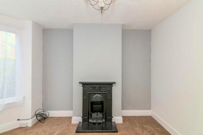 2 Bedroom Town House To Rent In Church Road, Worcester, WR3