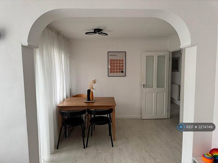 2 Bedroom Flat To Rent In Maddox Court, London, E4