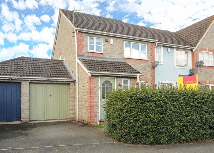 3 Bedroom Semi Detached House For Sale In Nightingale Avenue, Greater Leys, OX4