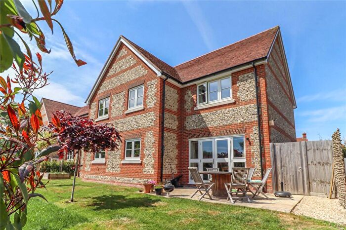 4 Bedroom Detached House For Sale In Trickledown Stables, Broughton, Stockbridge, Hampshire, SO20