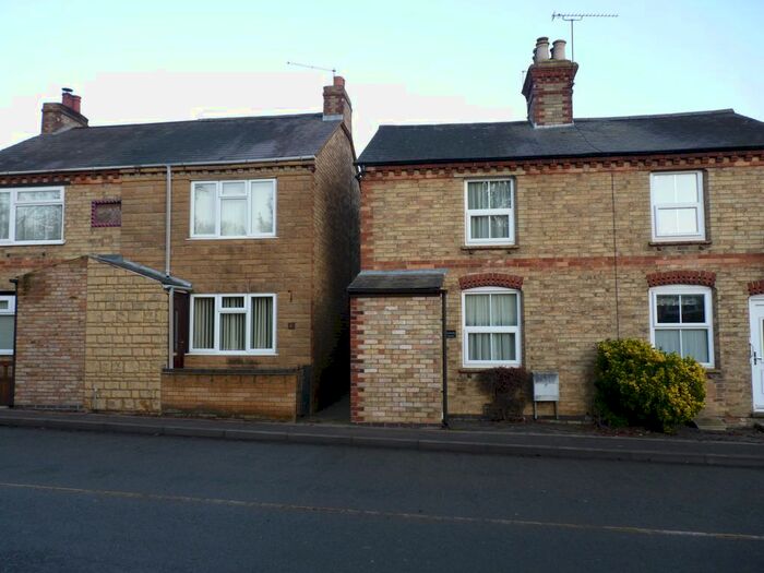 2 Bedroom Semi-Detached House To Rent In Coventry Street, Southam CV47
