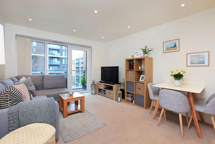 1 Bedroom Flat To Rent In Kennet House, Enterprise Way, SW18