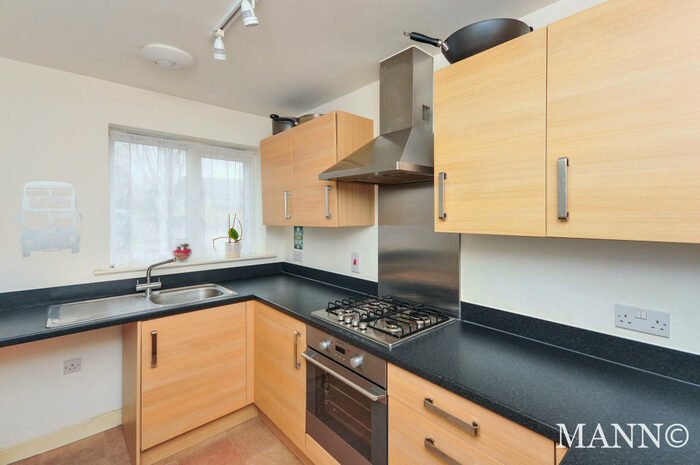 3 Bedroom Town House To Rent In Squirrels Close, Swanley, BR8