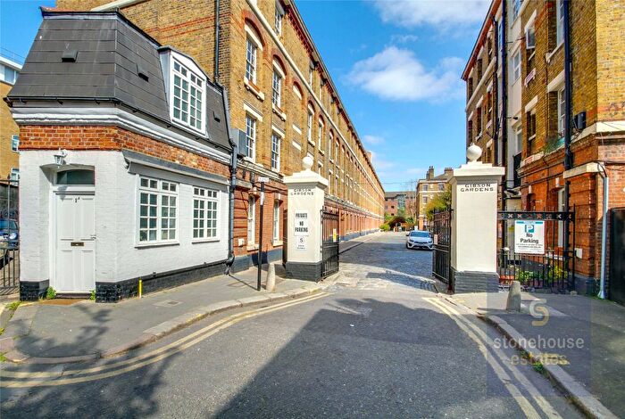 2 Bedroom Flat To Rent In Gibson Gardens, Stoke Newington, London, N16