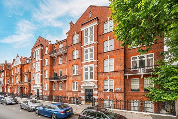 2 Bedroom Flat To Rent In Challoner Street, West Kensington, W14