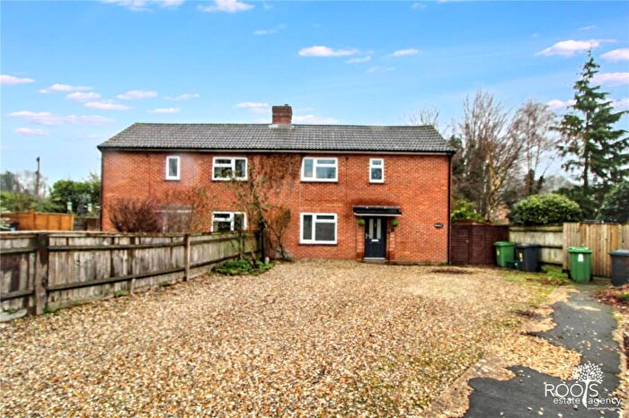 3 Bedroom Semi Detached House For Sale In Tile Barn Row, Woolton Hill, Newbury, RG20