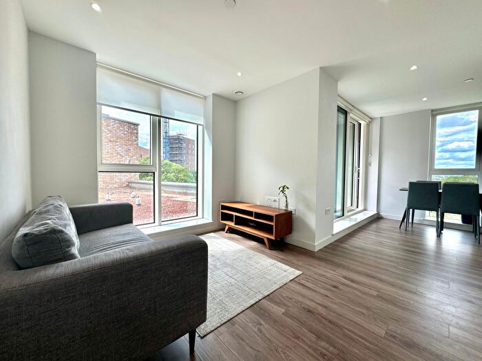 1 Bedroom Flat To Rent In Skylark Point, Newnton Close, Woodberry Down, London, N4