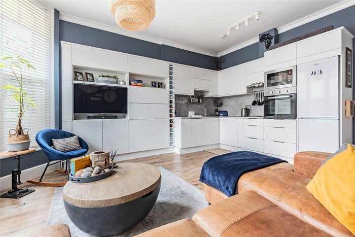 1 Bedroom Flat To Rent In Clanricarde Gardens, Tunbridge Wells, TN1