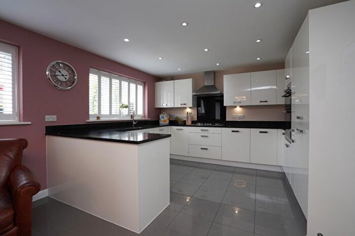5 Bedroom Detached House For Sale In Holme View, Selby, YO8