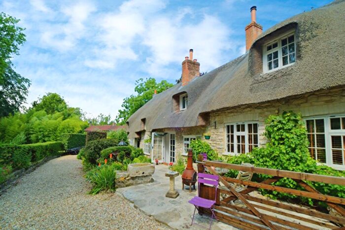 4 Bedroom Cottage For Sale In Church Street, Weymouth, DT3