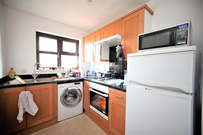 1 Bedroom Flat To Rent In Lansdown Court, Rundell Crescent, Hendon, NW4