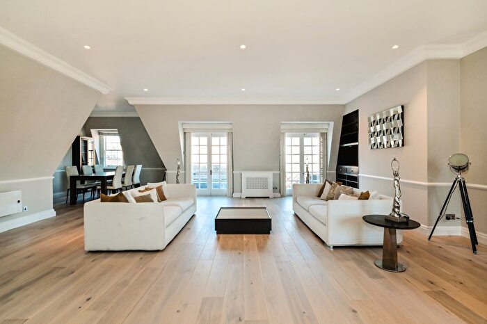 3 Bedroom Flat To Rent In Davies Street, London, W1K