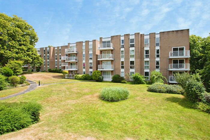 2 Bedroom Flat For Sale In St. Anthonys Road, Bournemouth, BH2