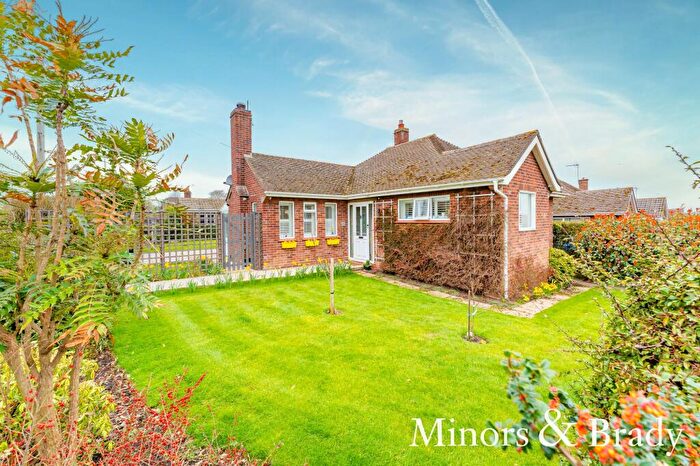 2 Bedroom Detached Bungalow For Sale In Dixon Drive, Oulton Broad, NR33