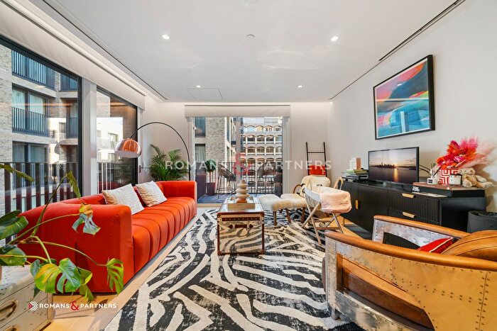 1 Bedroom Flat To Rent In Emblem House, Salutation Gardens, Postmark, WC1X