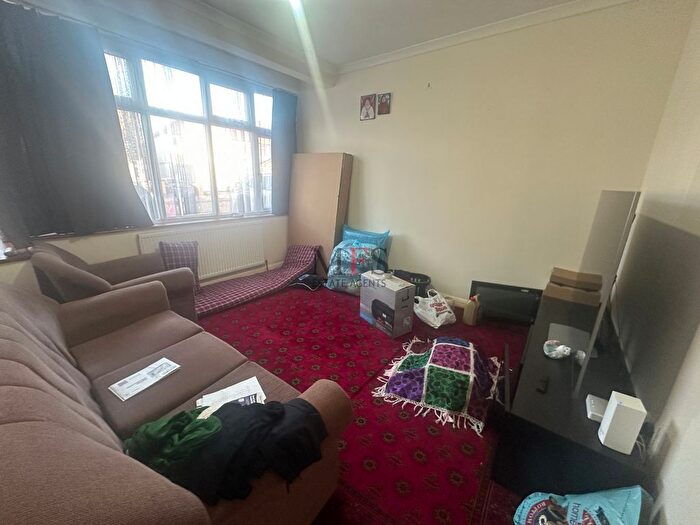 3 Bedroom Terraced House To Rent In Lonsdale Road, Southall, UB2