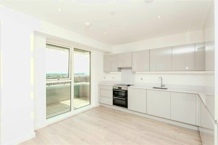 3 Bedroom Apartment To Rent In Heartwell Avenue, London, E16
