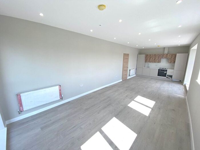 1 Bedroom Flat To Rent In Stirling Way, Borehamwood, WD6