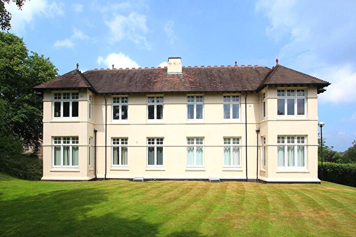 2 Bedroom Flat To Rent In Penn, Pennant Court, Penn Road, WV3