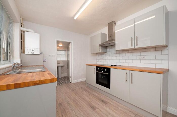 3 Bedroom Terraced House To Rent In Roberts Street, Grimsby, DN32