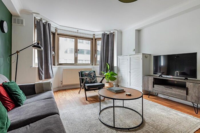 1 Bedroom Apartment To Rent In Portsoken Street, London, E1