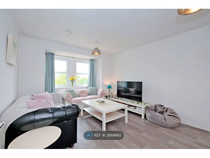 2 Bedroom Flat To Rent In King St, Aberdeen, AB24