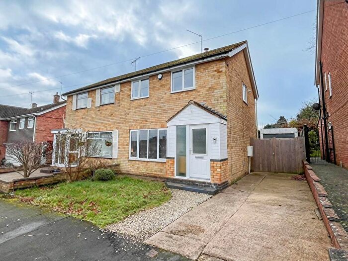 3 Bedroom Semi Detached House For Sale In Tennyson Avenue, Shakespeare Gardens, Rugby, CV22